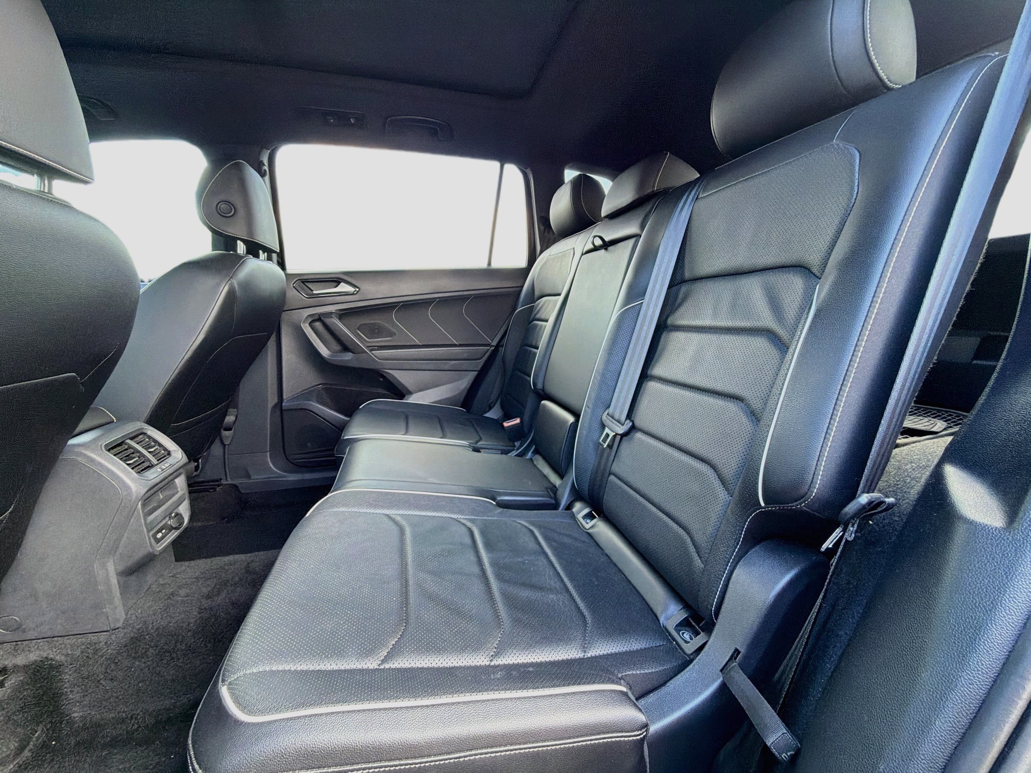 Used 2022 Black Volkswagen SEL R-Line image 20