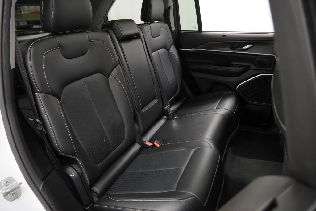 Used 2023 White Jeep 4xe image 39