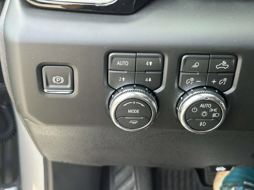 New 2026 Sterling Metallic GMC Denali Ultimate image 25