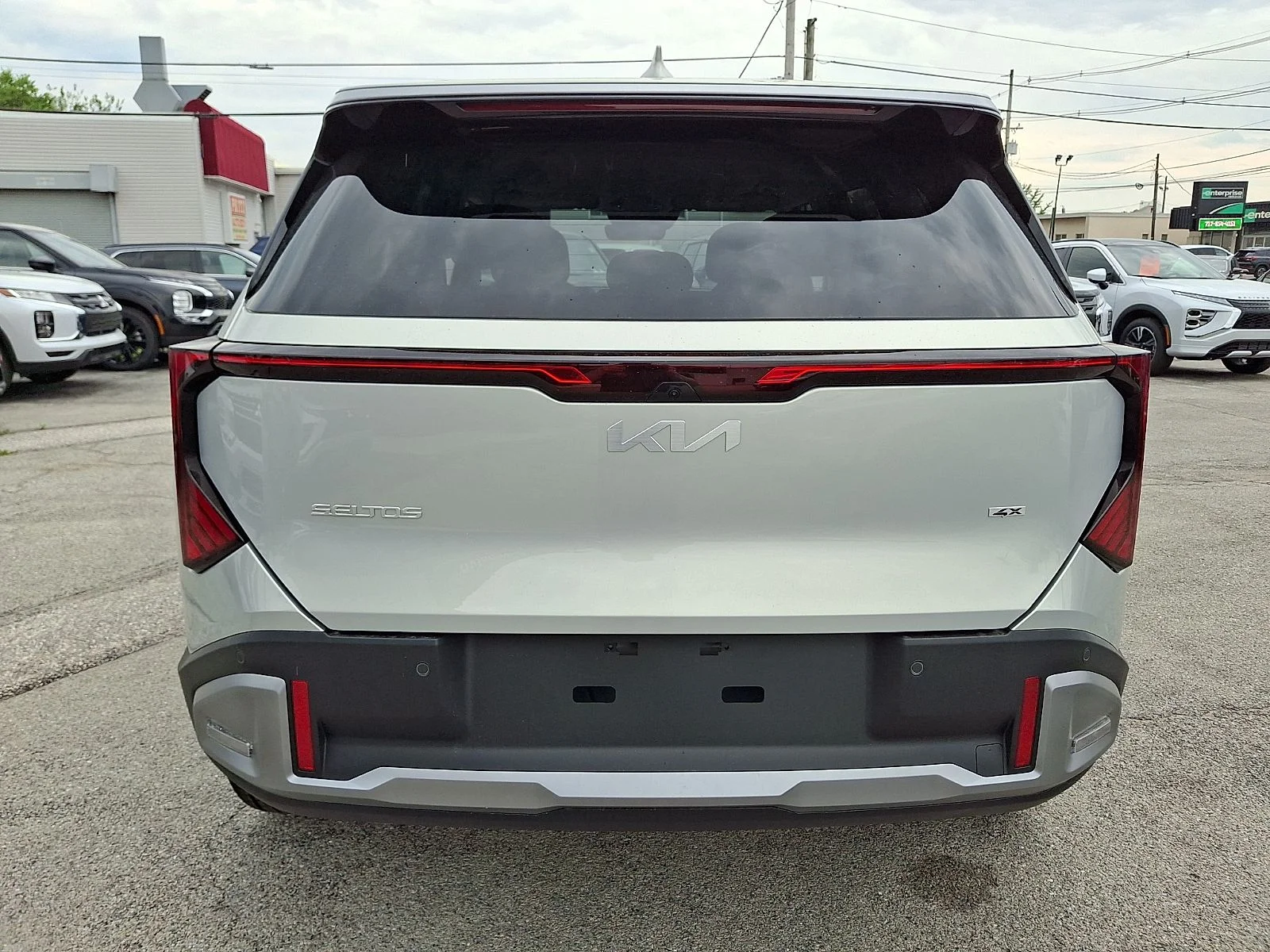 New 2027 White Kia S image 7