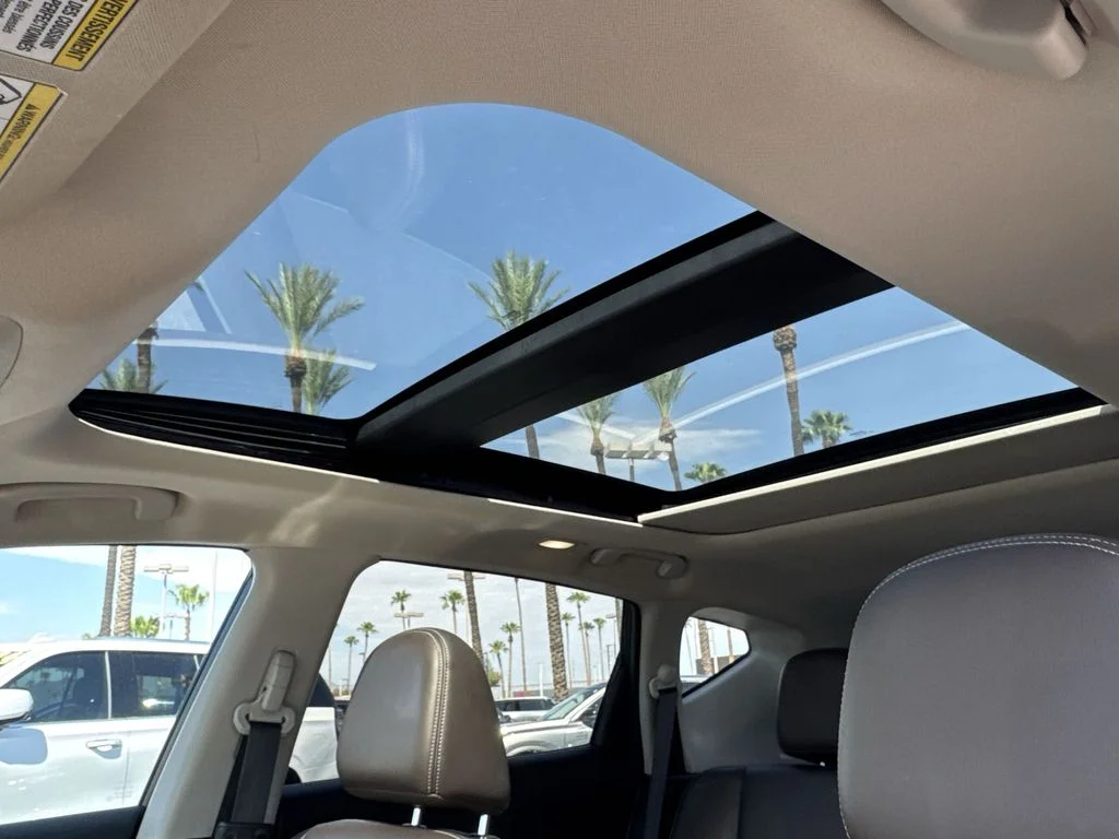 Used 2017 Brown Nissan Platinum image 19