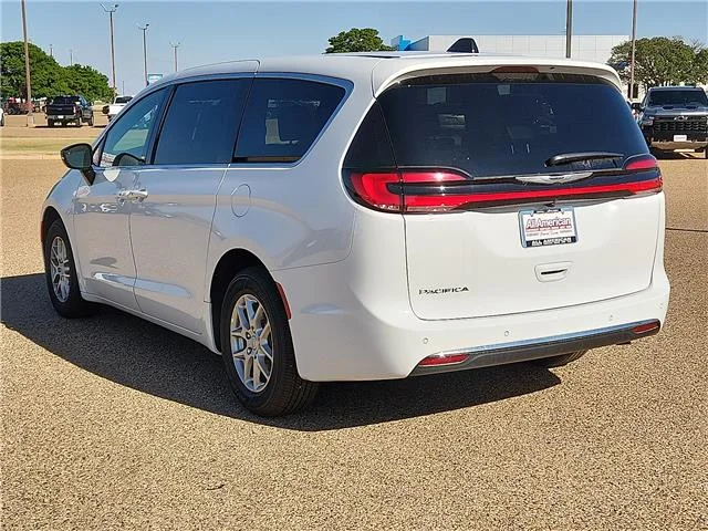 New 2026 PW7 Bright Whit Chrysler SELECT image 3