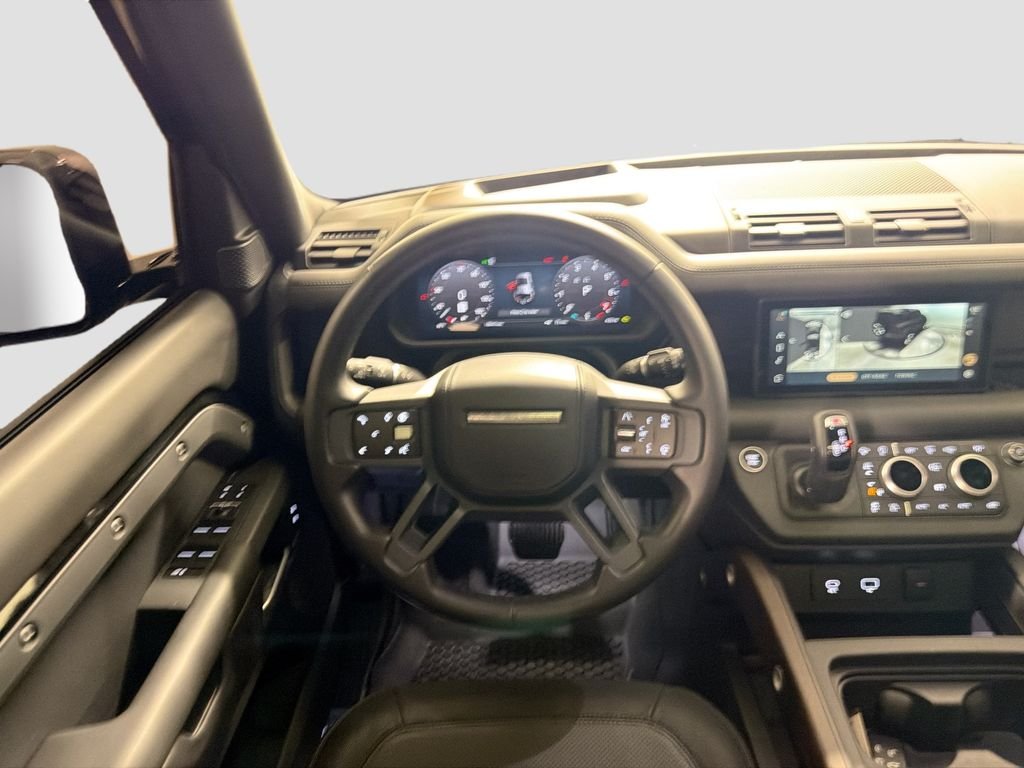 Used 2024 Black Land Rover X-Dynamic SE image 23