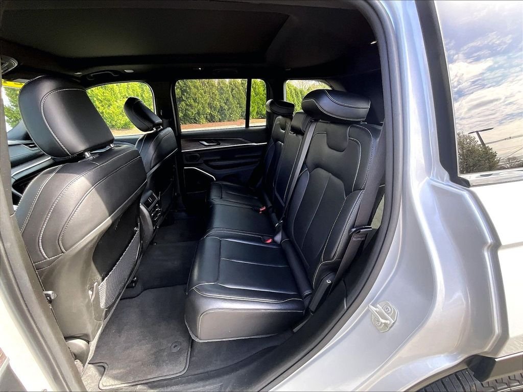 Used 2024 Silver Jeep 4xe image 15