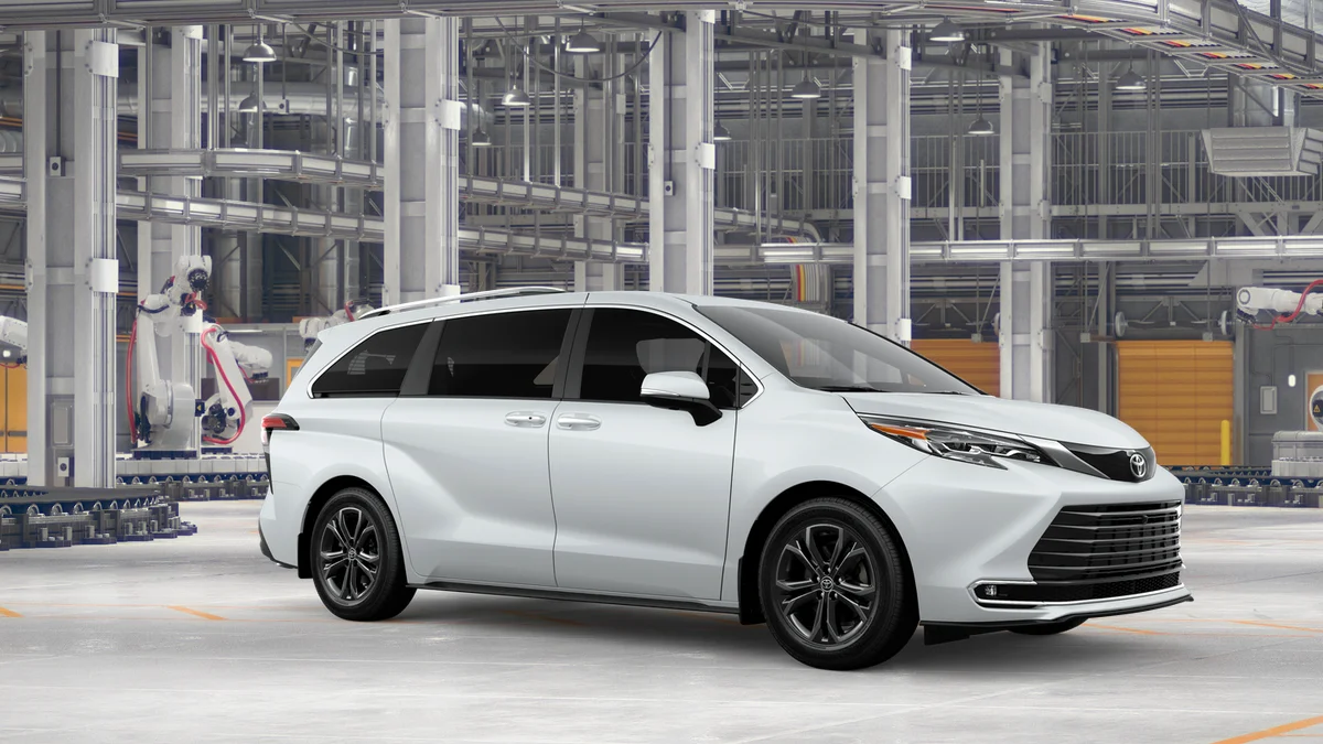 New 2026 Wind Chill Pearl Toyota Platinum image 14