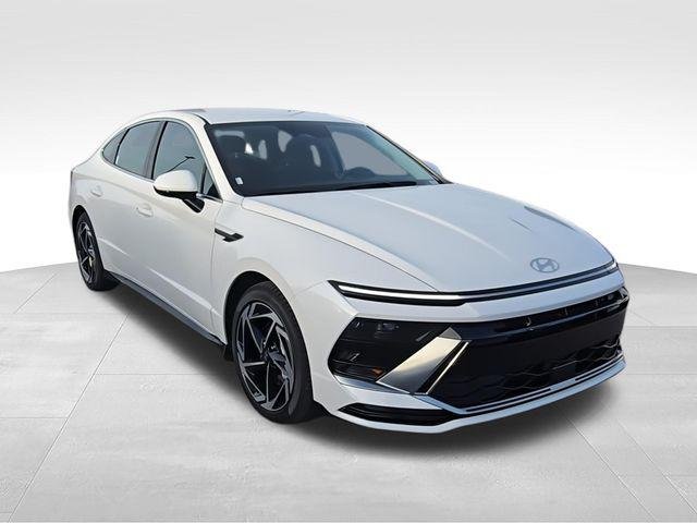 New 2026 White Hyundai SEL Sport image 2