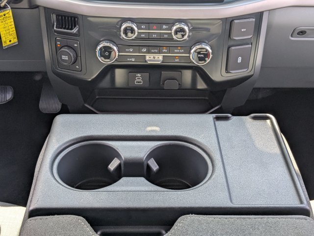 Used 2025 Oxford White Ford XLT image 16