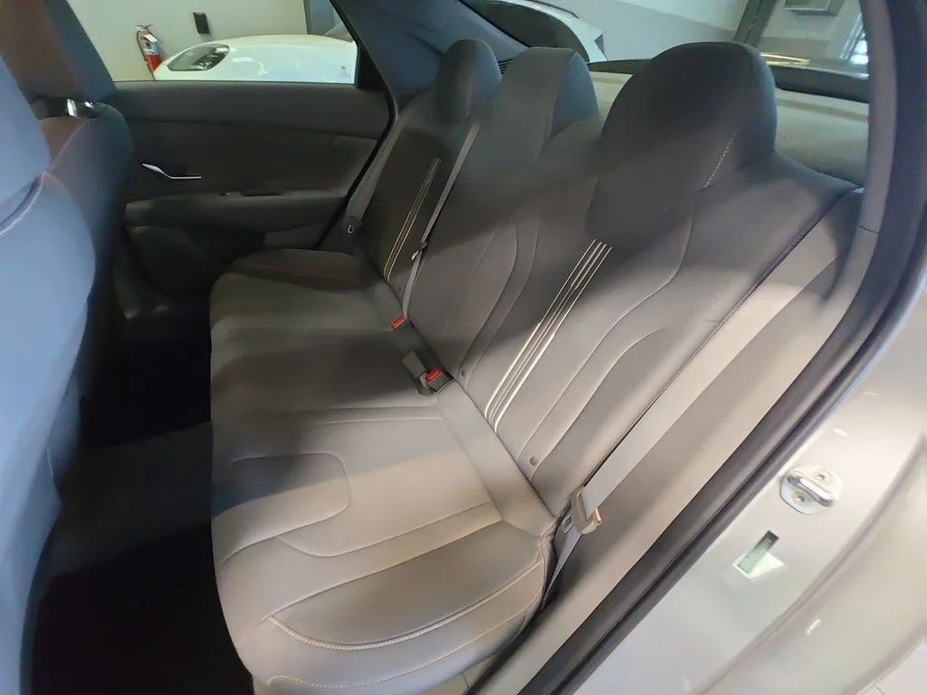 Used 2021 Silver Hyundai SEL image 28