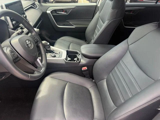 Certified Used 2021 SILVER SKY METALLIC Toyota Hybrid XLE Premium image 11