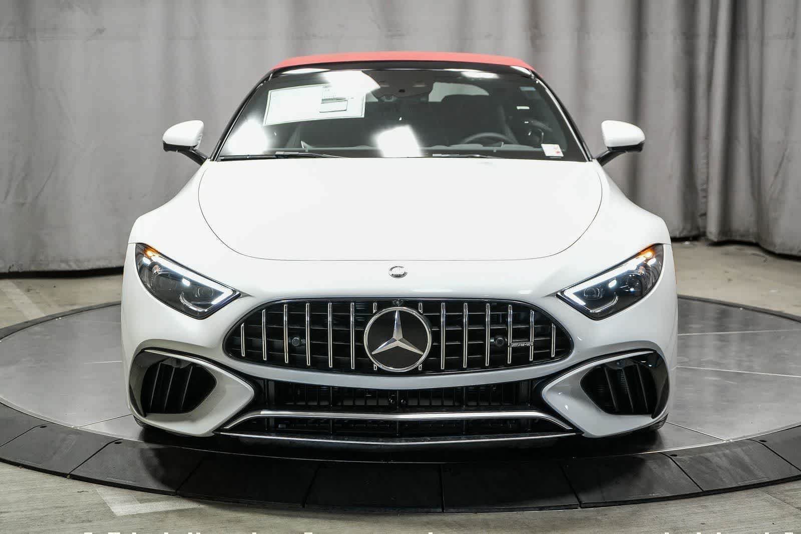 New 2025 MANUFAKTUR Moonlight White Metallic Mercedes-Benz AMG® SL 63 S E Performance Roadster image 43