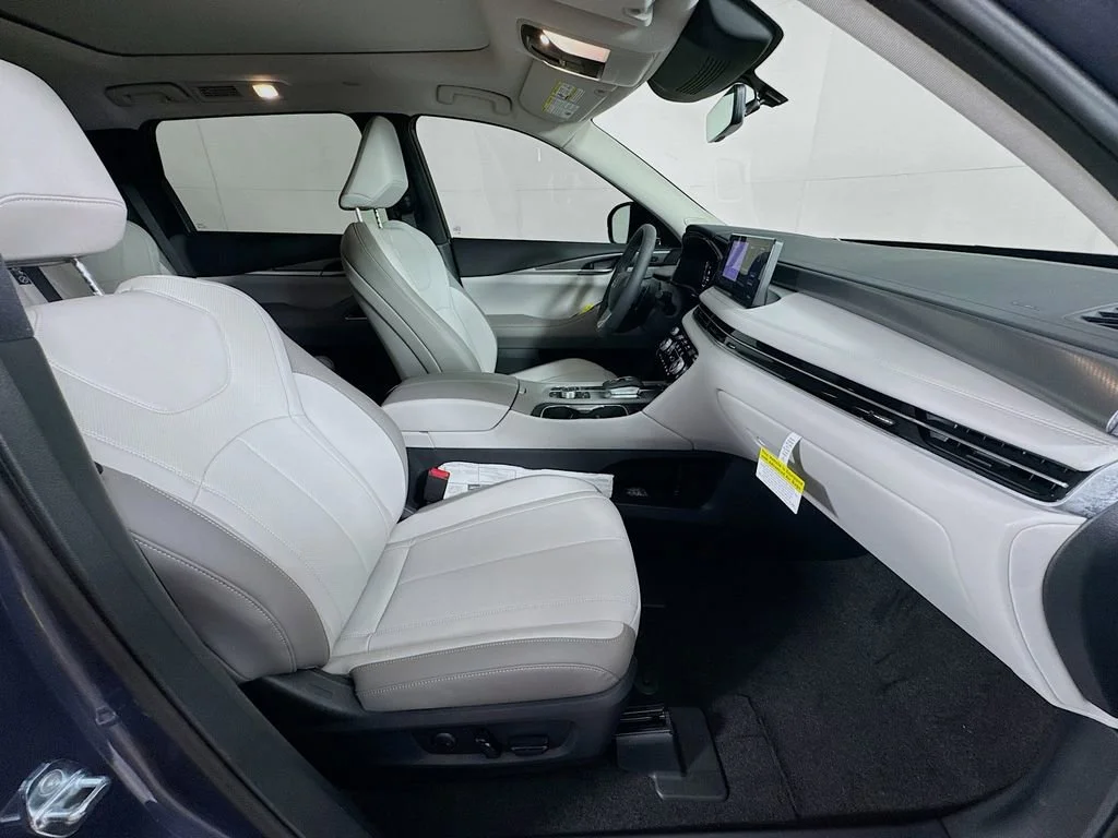 New 2027 Blue INFINITI LUXE image 36