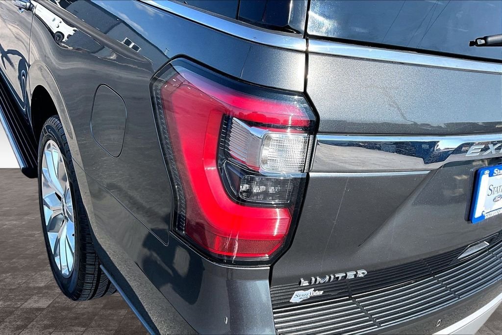 Used 2018 Magnetic Ford Limited image 32