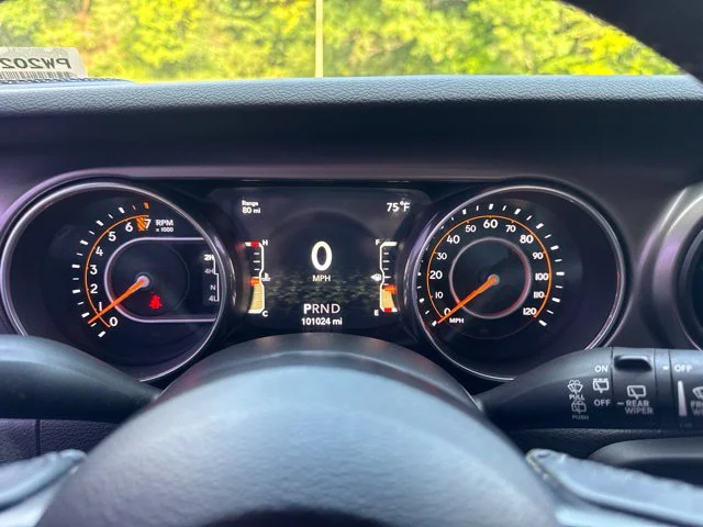 Used 2018 Orange Jeep Unlimited Sport S image 24