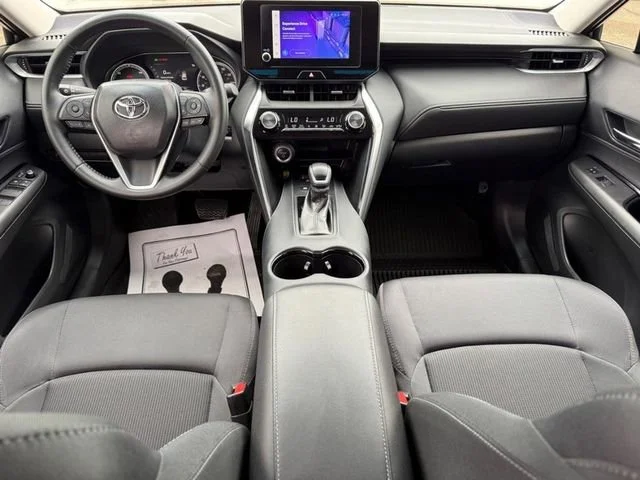 2023 Toyota Venza LE - Photo 11