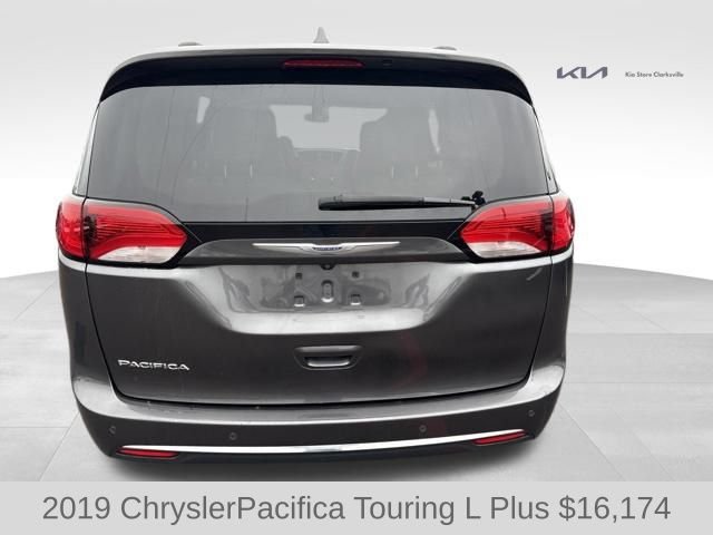 Used 2019 Crystal Metallic Chrysler Touring L Plus image 7