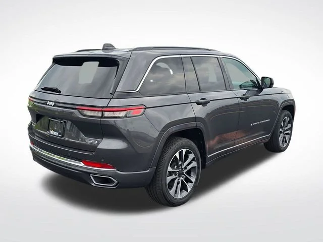 Used 2025 Gray Jeep Overland image 8