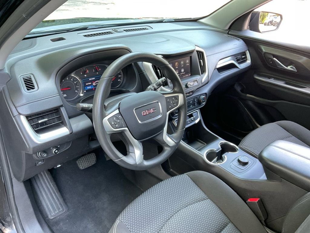 Used 2022 Black GMC SLE image 23