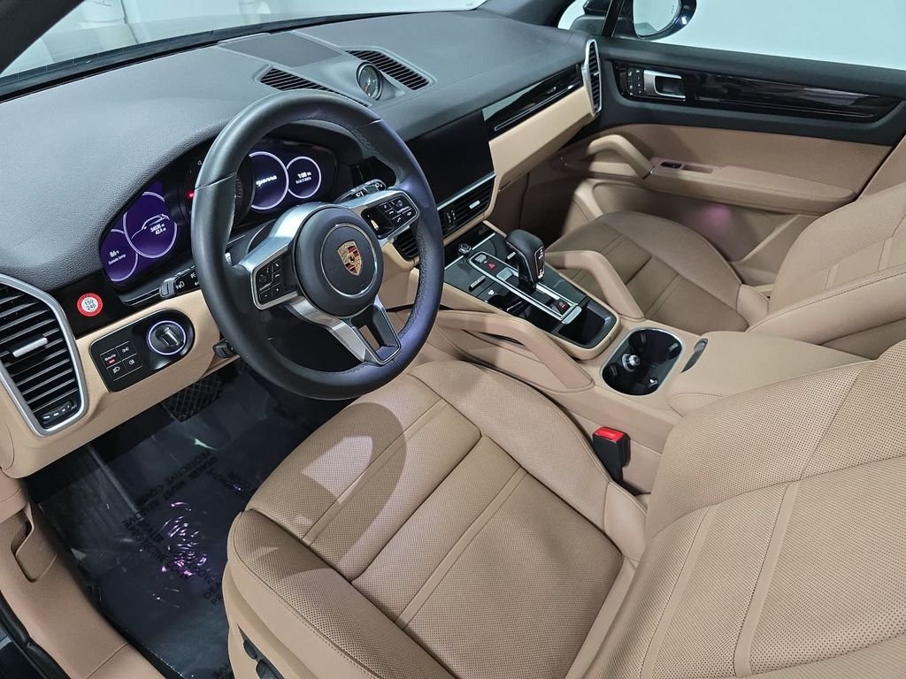 Certified Used 2023  Porsche Base image 4