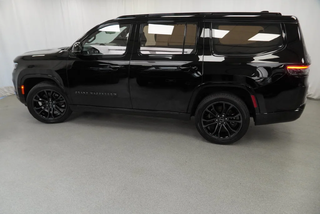 Used 2023 Black Jeep Series II image 18