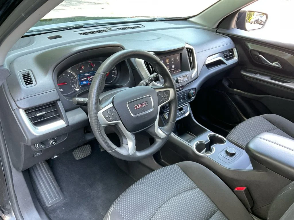 Used 2022 Black GMC SLE image 23