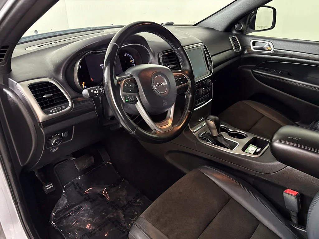 Used 2021 Silver Jeep Laredo X image 17