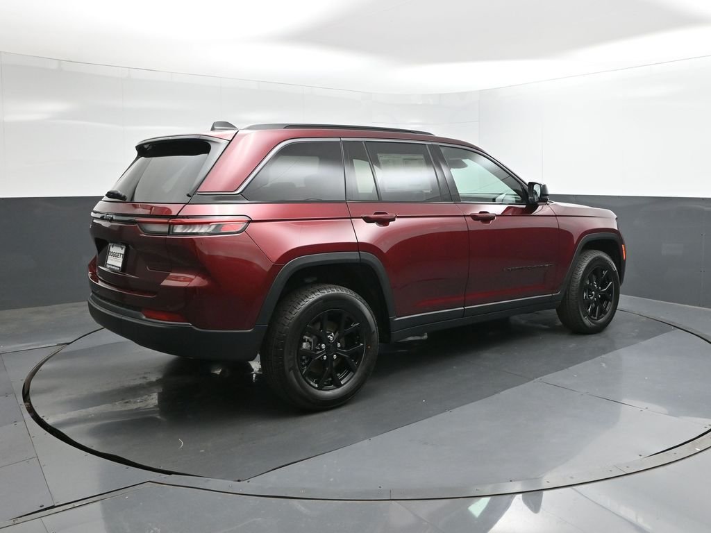 New 2026 Velvet Red Pearl-Coat Exterior Paint Jeep Altitude image 8