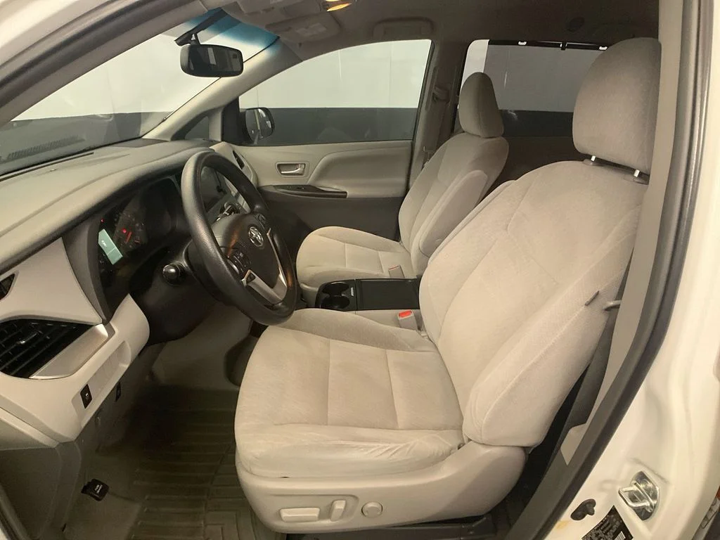 Used 2015 Super White Toyota LE image 32