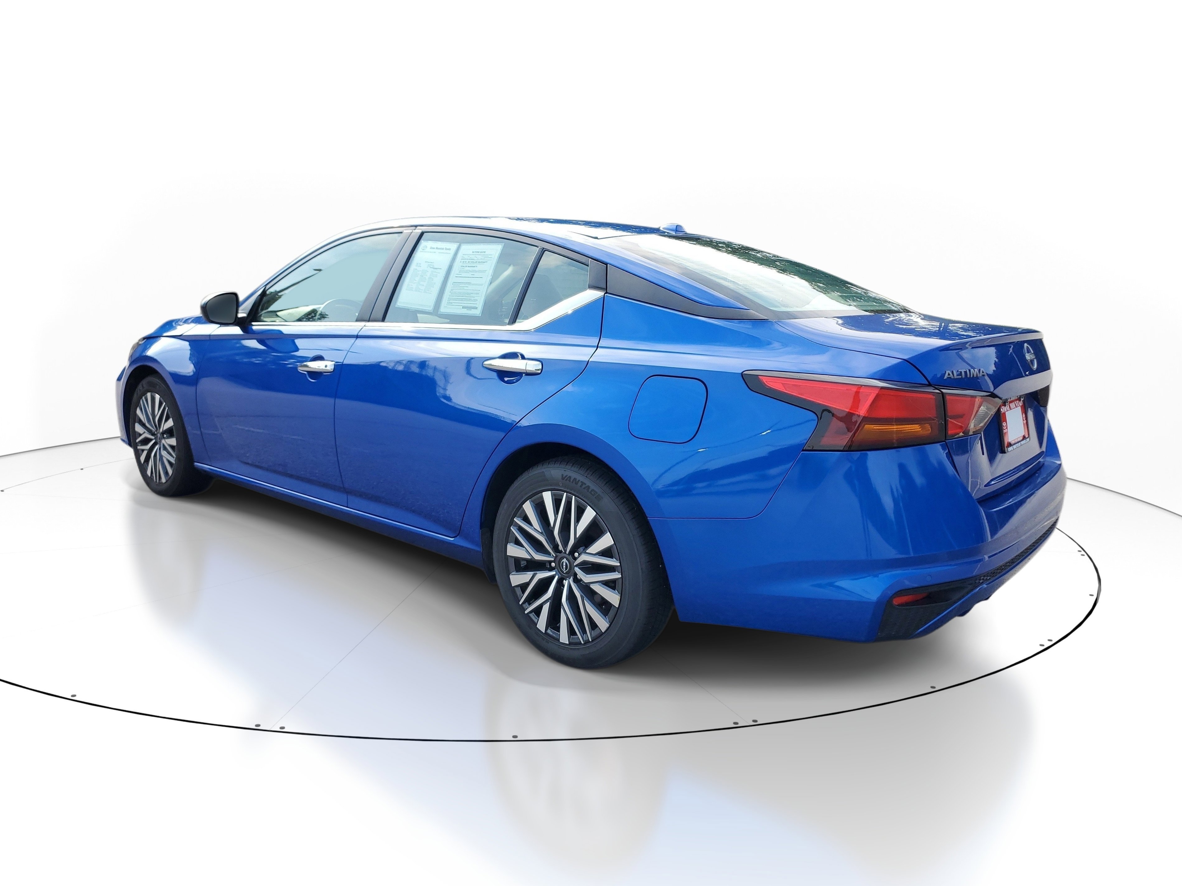Used 2025 Blue Nissan 2.5 SV image 3