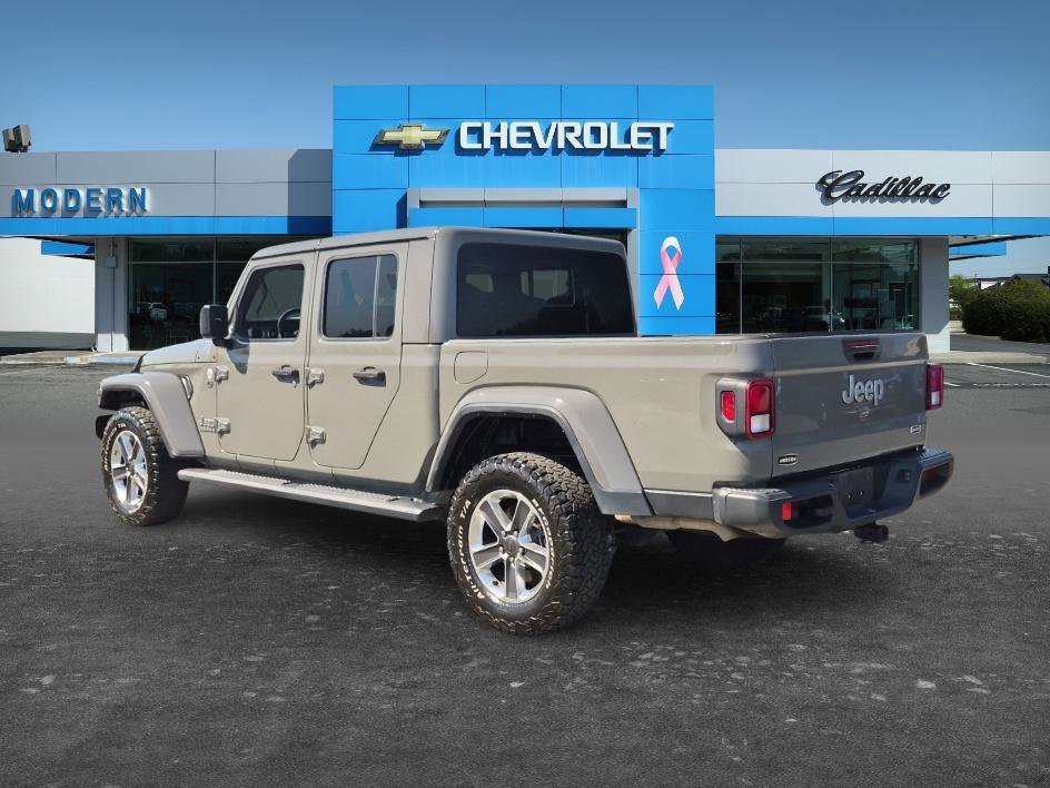 Used 2023 Gray Jeep Overland 4x4 image 3