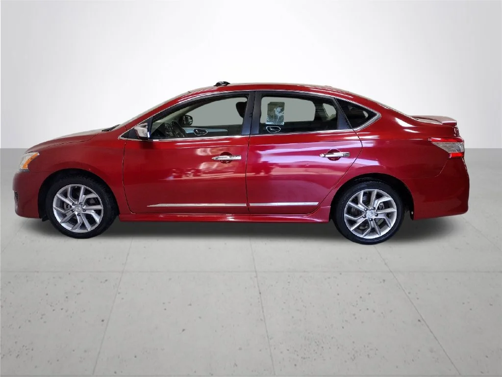 Used 2014 Red Nissan SR image 11