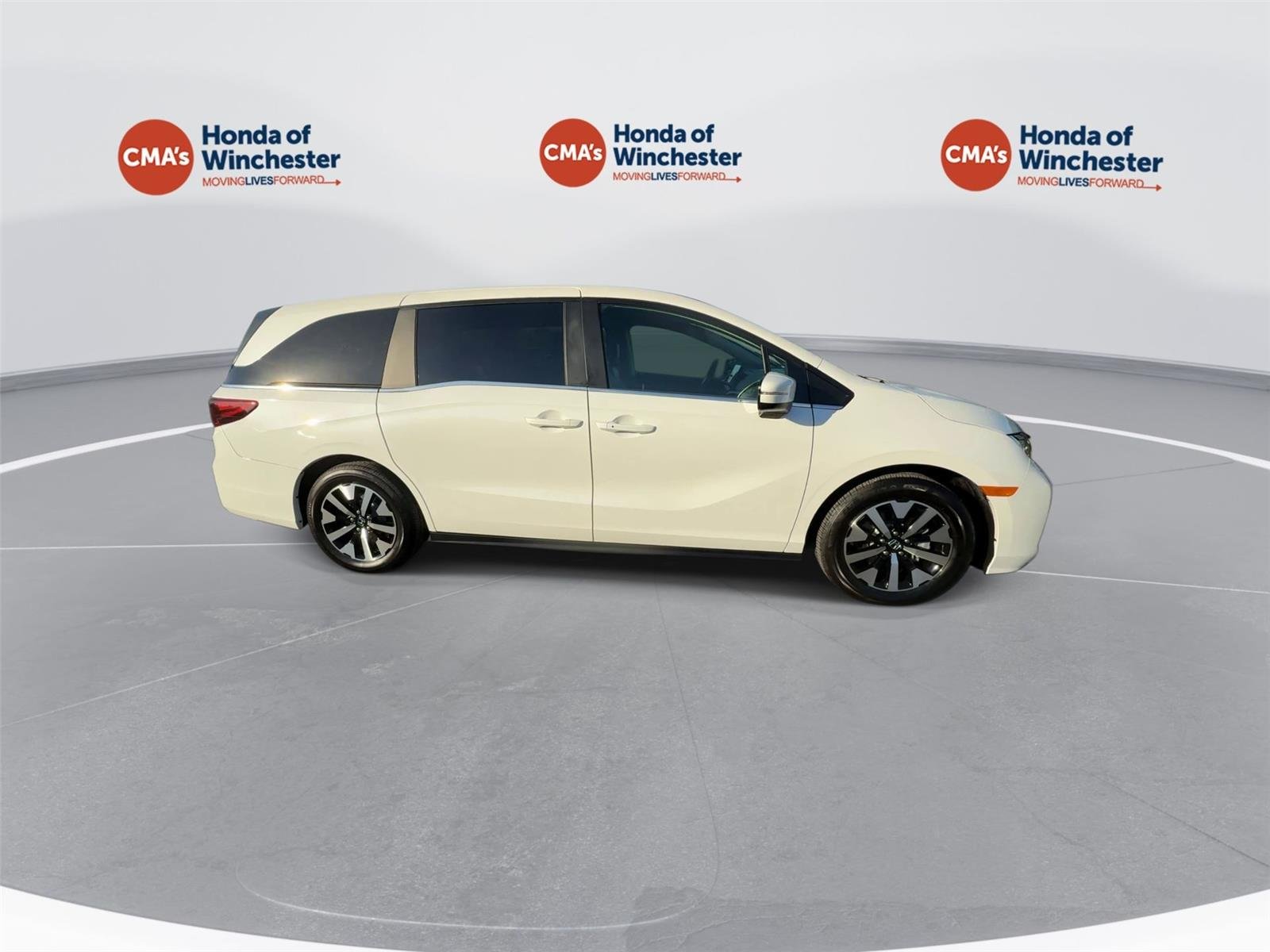Used 2026 Platinum White Pearl Honda EX-L image 9