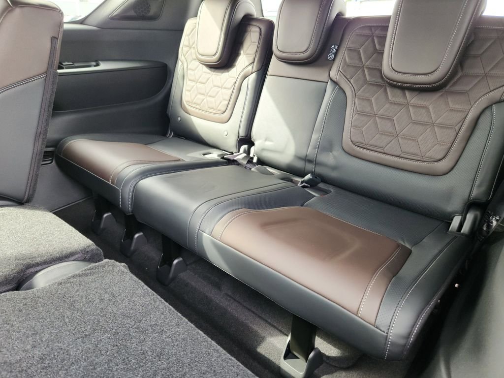 2026 Nissan Armada Platinum - Photo 12