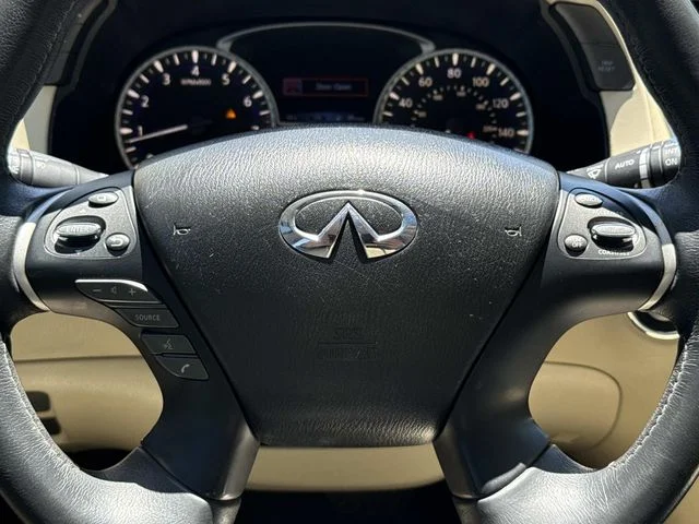 Used 2019 Black INFINITI LUXE image 18