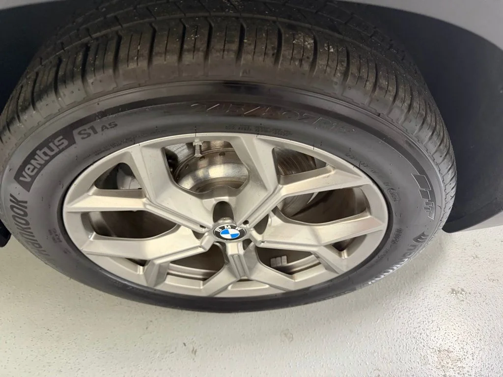 Used 2024 White BMW sDrive30i image 10
