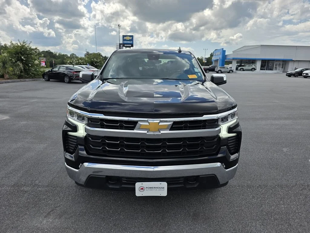 Used 2025 Black Chevrolet LT image 8
