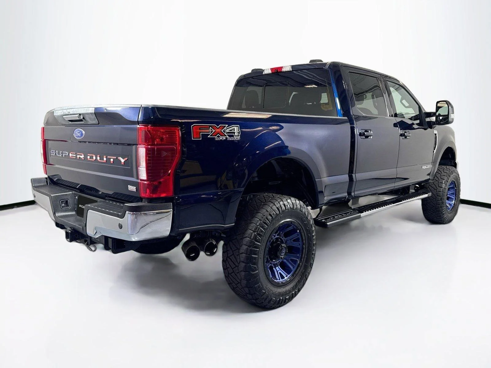 Used 2022 Antimatter Blue Metallic Ford LARIAT image 10