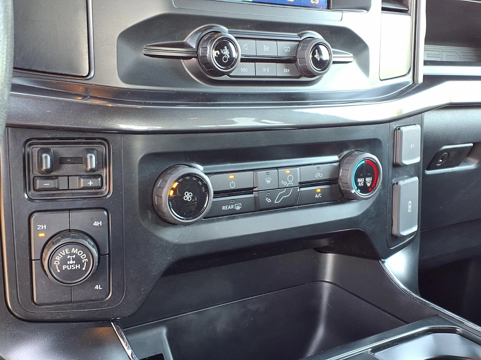 Used 2023 Area 51 Blue Ford XL image 27