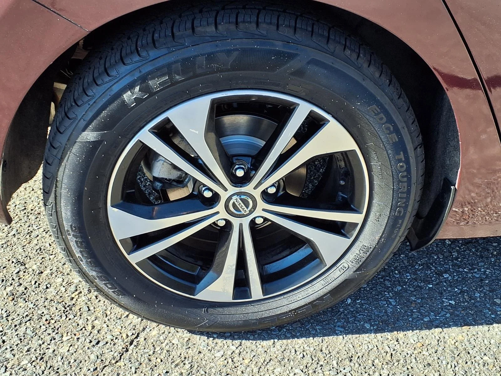 Used 2022 Rosewood Metallic Nissan SV image 12