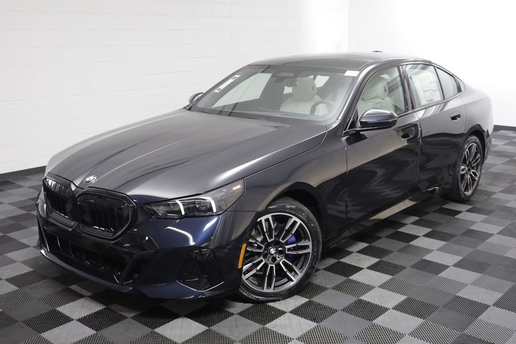 New 2027 Carbon Black Metallic BMW 530i xDrive image 2