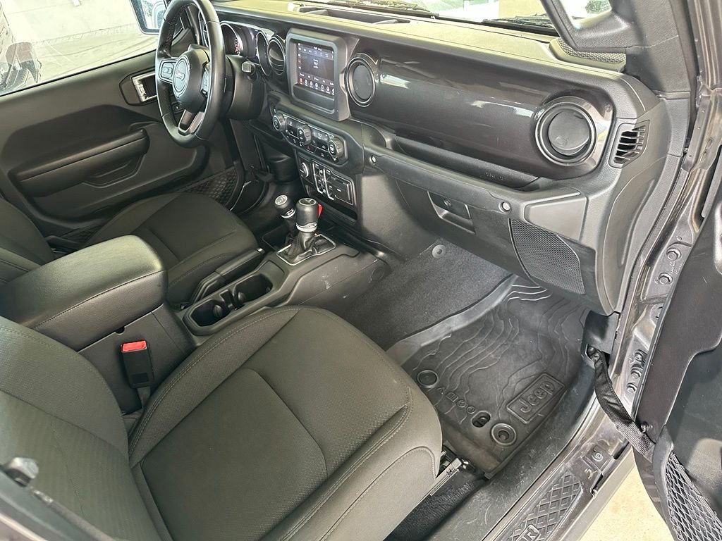 Used 2020 Gray Jeep Altitude image 35