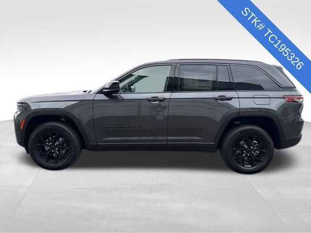 New 2026 Baltic Gray Metallic Clear-Coat Exterior Paint Jeep Laredo Altitude image 4