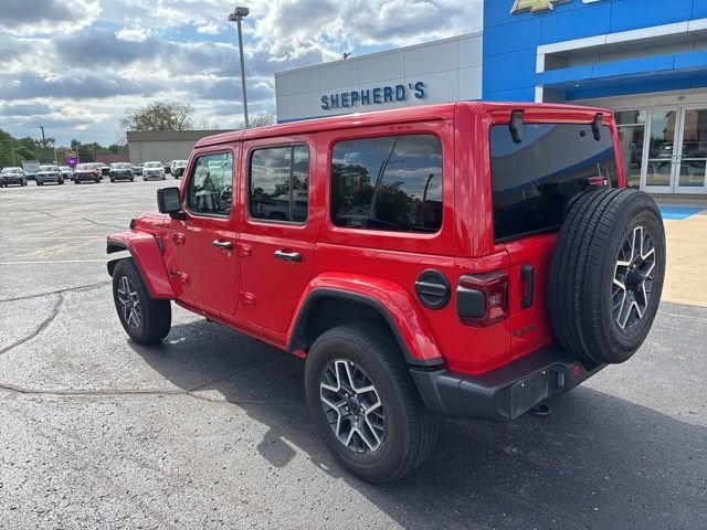 Used 2025 Red Jeep Sahara image 5