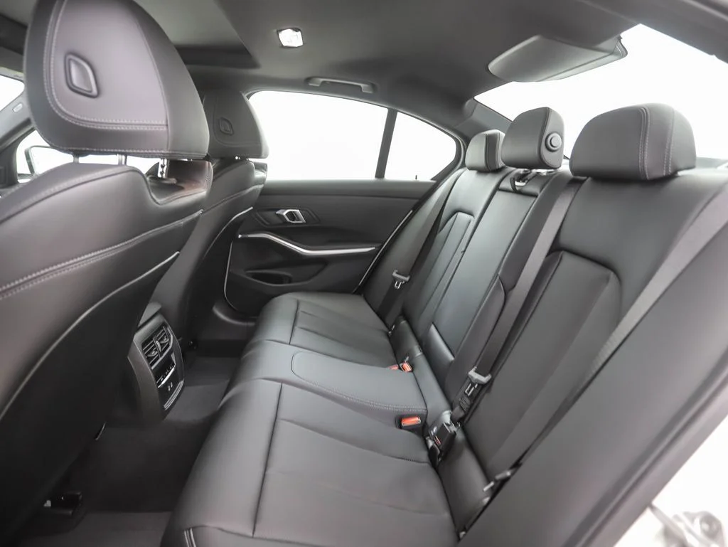 2025 BMW 3 Series 330i - Photo 22