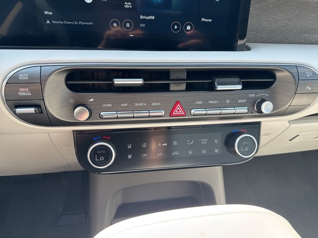 New 2026 Silver Hyundai SEL Premium image 13