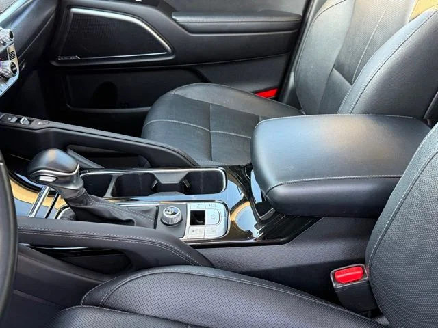 Used 2021 Silver Kia SX image 25