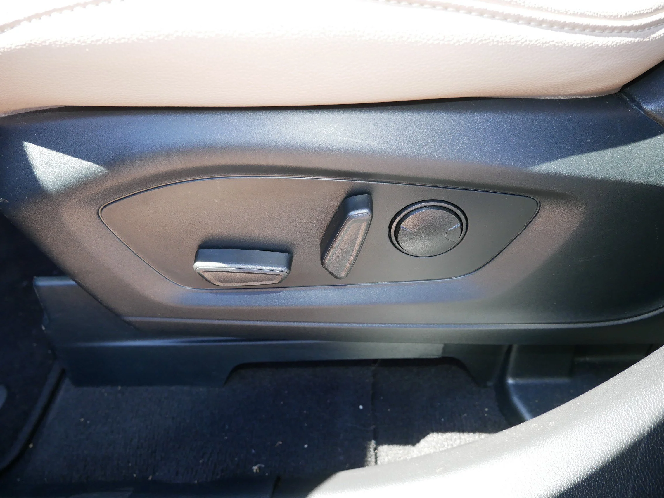 2023 Ford Explorer Limited - Photo 19