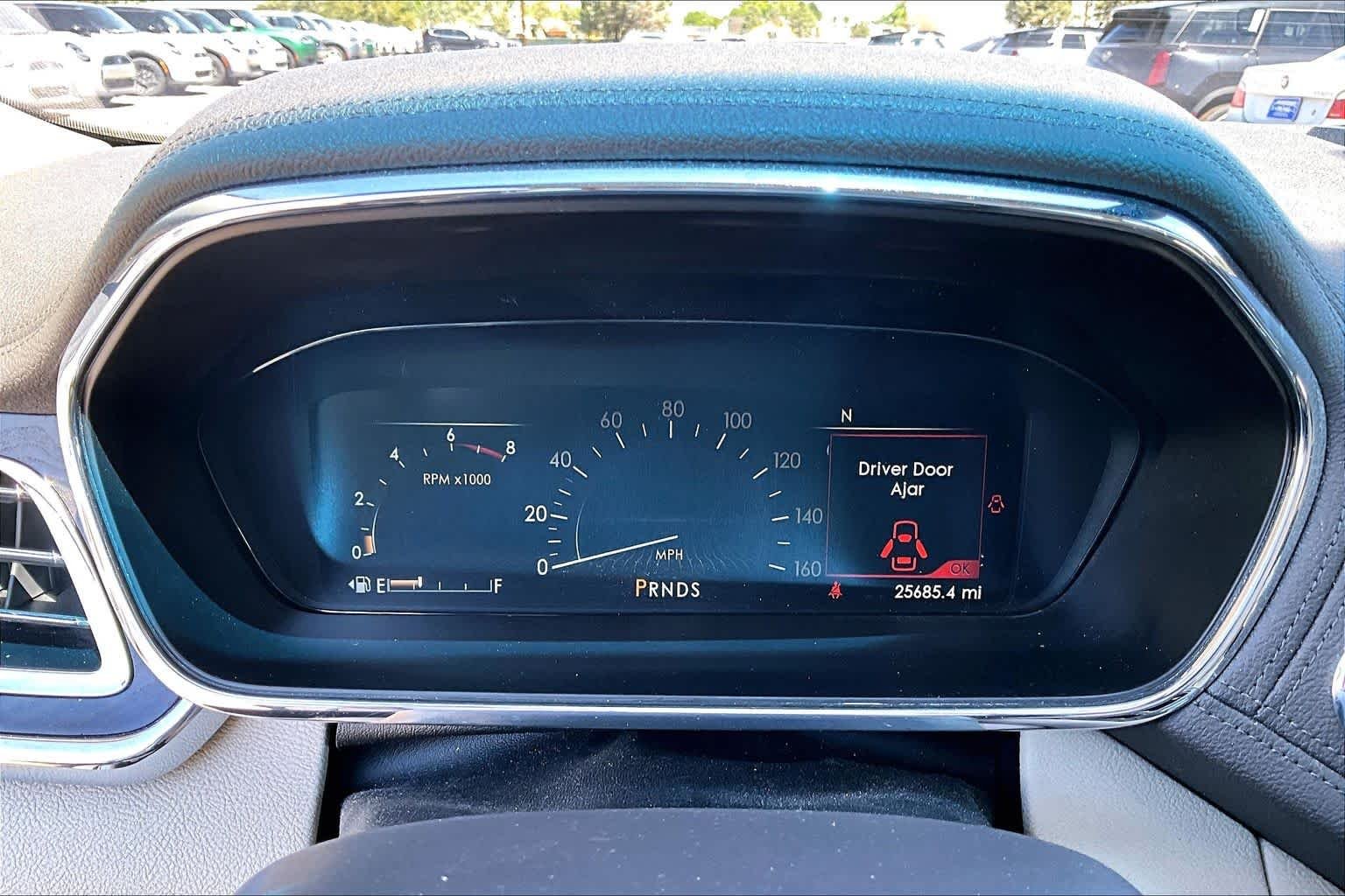 Used 2019 Ceramic Pearl Metallic Lincoln Reserve image 23