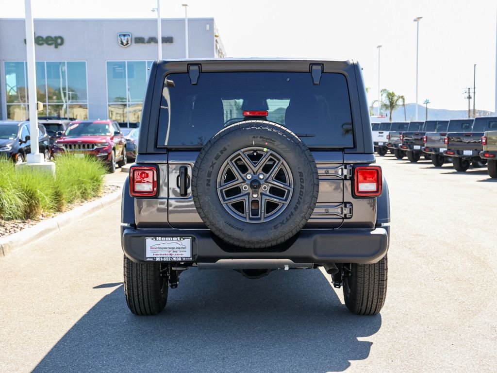 New 2026 Granite Crystal Metallic Clear-Coat Exterior Paint Jeep Sport S image 4