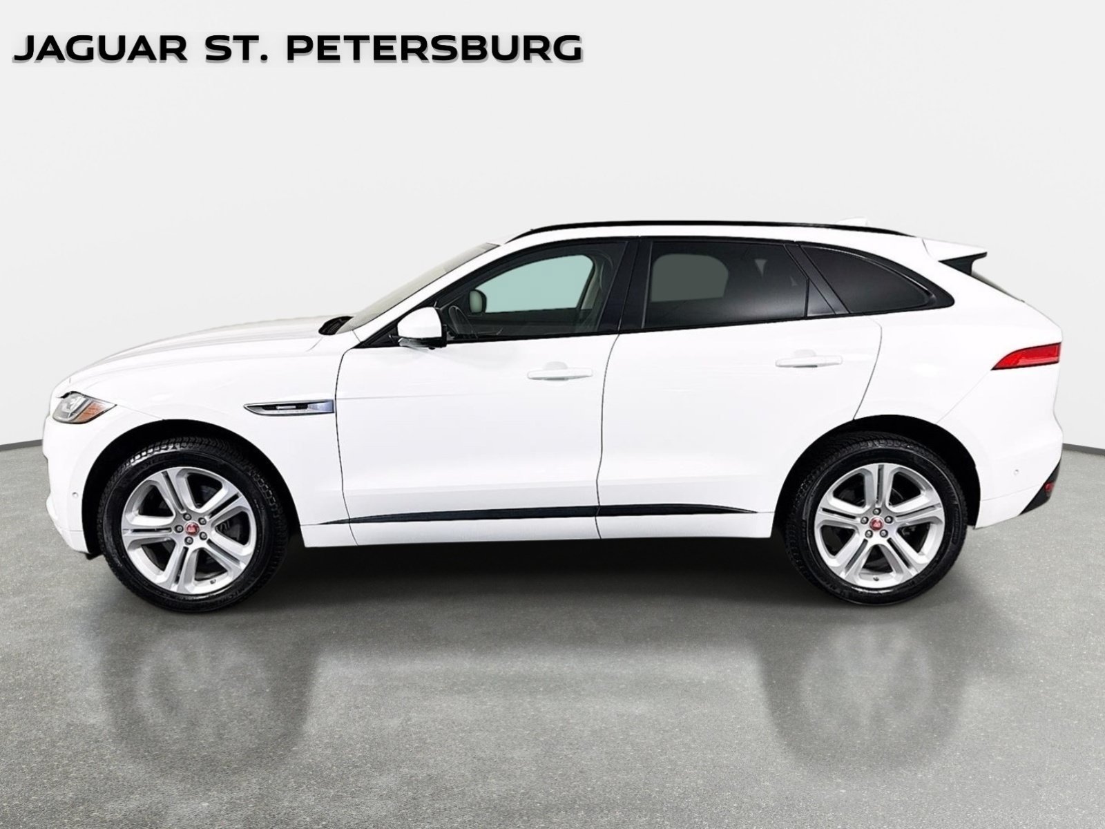 Used 2017 Polaris White Jaguar 35t R-Sport image 8