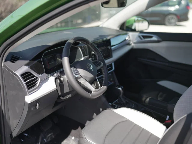 2025 Volkswagen Taos SEL - Photo 11